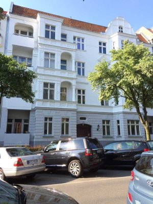 hübsche moderne 2,0-Zimmerwohnung im repräsentativen Friedenauer Altbau