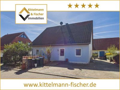 Großes 8-Zimmer Einfamilienhaus aus 2007, Effizienzklasse B, mit PV-Anlage und Kamin in Velstove