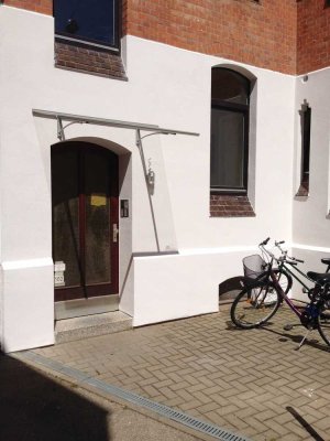 Kleefeld/Kantplatz - Frei ab Juli! 3 Zimmer, Laminat, Duschbad und Einbauküche