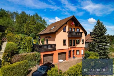 Einfamilienhaus mit WOW-Faktor in Thum zu verkaufen + Fußbodenheizung + Garagen + Kamin + Kochinsel