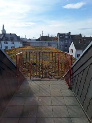 Saniert: 2-Zimmer-Dachgeschosswohnung mit Sonnenterrasse