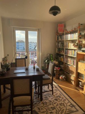 Wunderschöne und helle 2,5-Zimmer-Wohnung mit 105 m²