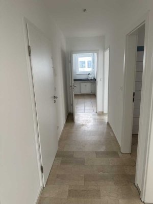 Exklusive 3-Zimmer Penthouse-Wohnung im 6. OG mit Balkon in Offenbach Stadtmitte
