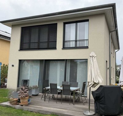 Modernes Einfamilienhaus mit 5,5 Zimmern in Berlin-Karlshorst