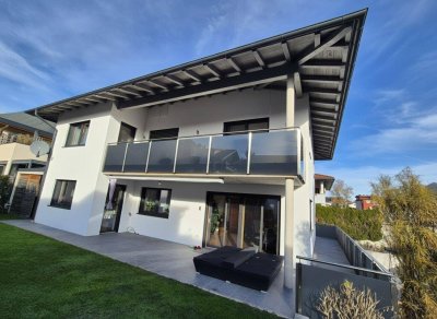 Neuwertiges großes modernes Wohlfühlhaus in zentraler Ruhelage