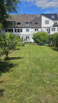 Biete eine 55 qm Wohnung für eine 2er WG in direkter Nähe zur Sporthochschule gerne an Studenten