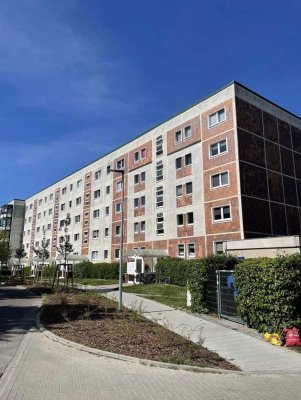 Helle 3-Zimmer-Wohnung mit Balkon im 4. OG in Dierkow-Neu