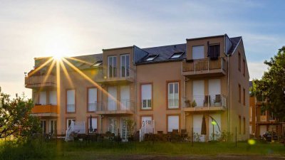 Zweitbezug**3-Zi.-Neubau-Wohnung mit EBK, Fußbodenheizung & elektr. Rollläden**Energieeffizenzkl. A+