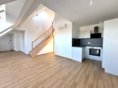 Dachgeschossausbau mit Terrasse &amp; Klimaanlage - Erstbezug - UNBEFRISTETE Mietdauer