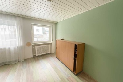 Mehrfamilienhaus mit 3 Wohneinheiten - Top Lage in Stein, Massivbaugaragen, Garten und Balkon