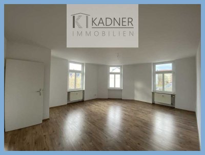 Lieblingsplatz? Zentrumsnahe, helle 2-Zi-WE im DG mit Wannenbad