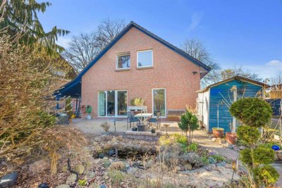 Schönes Einfamilienhaus mit traumhaftem Garten sucht neue Eigentümer