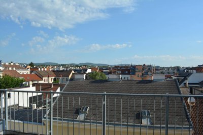 Dachterrassentraum: Sonnenverwöhnte 3-Zimmer-Wohnung mit 2 großen Dachterrassen in ruhiger Lage in Hernals