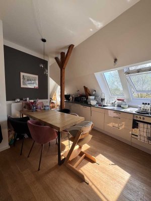 Helle Wohnung direkt an der Elbe in Hamburg Nienstedten