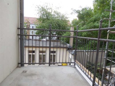 Schön geschnittene 3-Zi. Whg. mit Balkon, Laminat, EBK mgl., WG geeignet