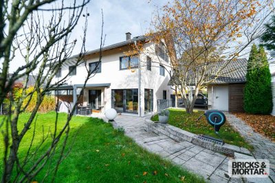 Exklusive Doppelhaushälfte in Südwestlage am Wörthsee, hochwertig, energieeffizient mit Dachstudio