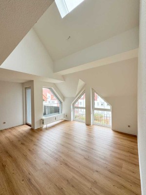 Großzügige, modernisierte Maisonettewohnung mit Balkon in Seenähe