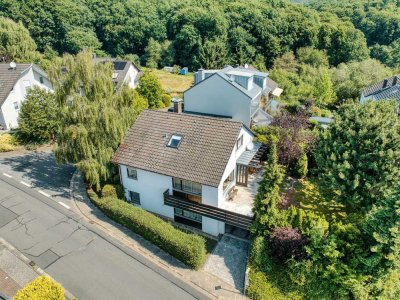 Freistehendes Einfamilienhaus mit idyllischem Gartenparadies