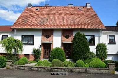 Doppelhaushälfte, Garten und Garage