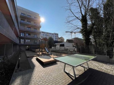 *NEUBAU* Lichtdurchflutete Erdgeschosswohnung mit Terrasse und eigenem Gartenanteil !
