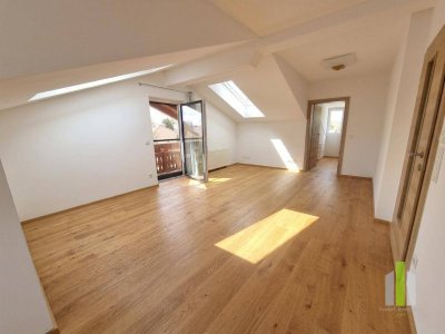 Helle 3-Zimmer-Dachgeschosswohnung mit Balkon und bester Anbindung nach Salzburg