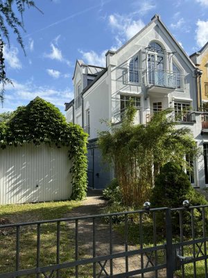 Großzügiges Haus in München-Obermenzing/Nymphenburg - direkt am Nymphenburger Schlosspark