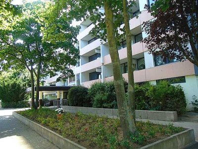 *** Liebevoll modernisierte, sonnenverwöhnte Loggia-Wohnung in zentraler Lage! ***