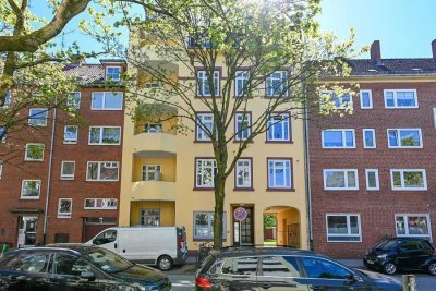 Charmante 2-Zimmer Altbauwohnung mit 2 Balkonen, in ruhiger und zentraler Lage von HH-Eimsbüttel...