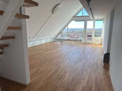 Exklusive Maisonette-Penthousewohnung mit großer sonniger  Panorama-Dachterrasse im Kölner-Westen!