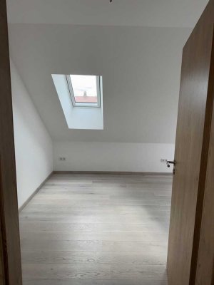Exklusive 2-Raum-DG-Wohnung mit gehobener Innenausstattung in Nürnberg