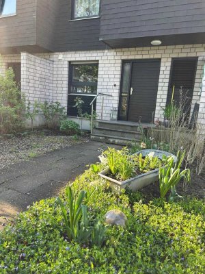 Solide Werte in grüner Umgebung - vermietetes Reihenmittelhaus in Heepen