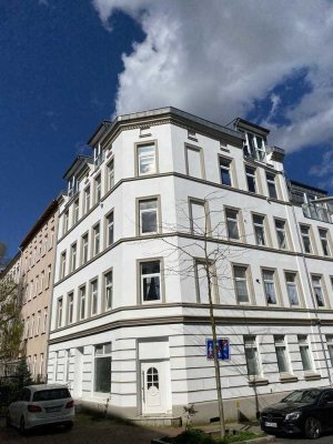 Reserviert - Helle 4-Zimmer-Altbauwohnung im Herzen von Harburg - courtagefrei