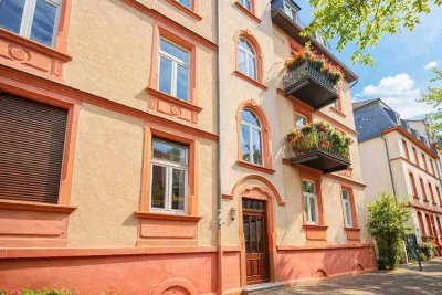 Bestlage: Maisonette-Lifestyle mitten in Bornheim mit eigener Garage & Stellplatz