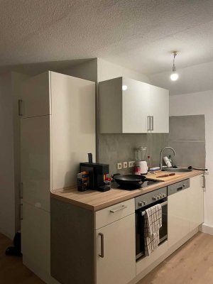 Gemütliche 1,5-Zimmer-Dachgeschosswohnung mit Einbauküche in Maximiliansau