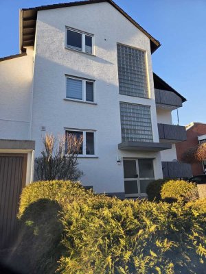 Wunderschöne 3-Zimmer Wohnung in ruhiger Lage, Balkon, Kaminofen, Fußbodenheizung und Garage