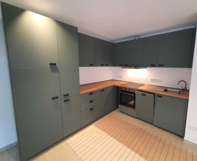 HEUSENSTAMM:  1 Zi.Dachstudio m. Balkon - EBK und TGL Bad