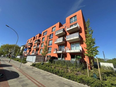 Bremerhaven-Mitte // 2-Zimmer-Wohnung mit zwei Balkonen und Blick auf die Geeste