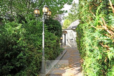 Großes Ein- oder Zweifamilienhaus mit zusätzlicher Nutz-(Büro)fläche in Schiffdorf