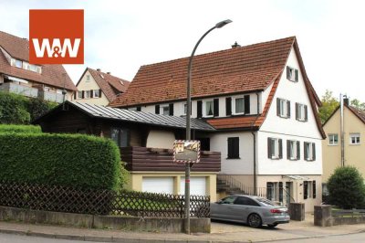 Haus für 2 Familien, Doppelgarage, Garten - mit Blick über Altensteig - sucht neuen Eigentümer