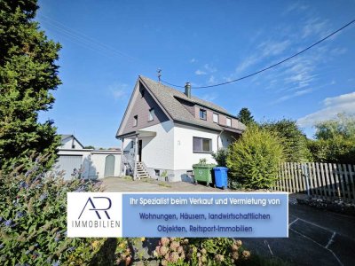 charmantes Wohnhaus mit drei Garagen und großem Grundstück in 73566 Bartholomä zu verkaufen