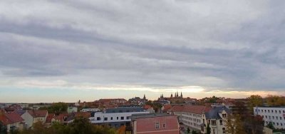 Gemütliche 2-Zimmer-Wohnung mit Schlossblick, Balkon und Parkett