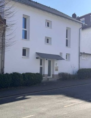 „Erstbezug! Kernsaniertes EFH mit 6 Zi. – modern, flexibel, ideal für Wohnen & Gewerbe“