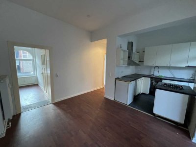 DB681 - Schöne 4 Zi. Wohnung, Einbauküche Balkon!