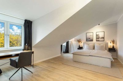 Schöne vollmöblierte 2 Zimmer Dachgeschoss-Wohnung in Pinneberg