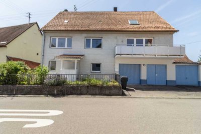 Wohnhaus, Garage und kleiner Garten zur Miete
