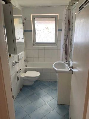 renovierte 1Zi Whg, sonniger Balkon, Küche , Bad. Besichtigung Samstag, 25. Oktober um 14:00 Uhr.