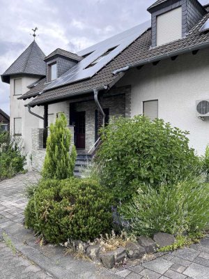 Geräumige 5-Zimmer-EG-Wohnung mit Balkon, Garten und Sauna in Leiningen