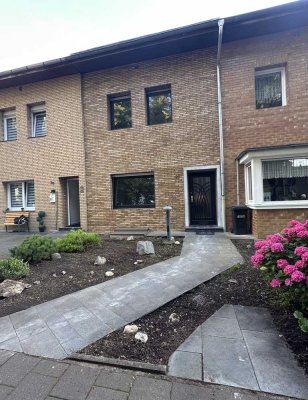 Viel Platz für die Familie: Haus mit Garten, Stellplatz & perfekter Anbindung in Köln-Bilderstöckche