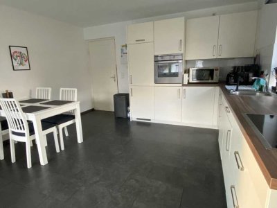 sonnige helle Terrassenwohnung, große Wohnessküche + 2 seperate Zimmer Nähe Egeriaviertel Tü-Lustnau