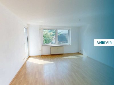 **Große 3-Zimmer-Wohnung mit BALKON und BADEWANNE**